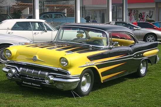 Pontiac Chieftain 1957